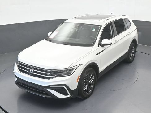 Used 2023 Volkswagen Tiguan SE FWD image 47
