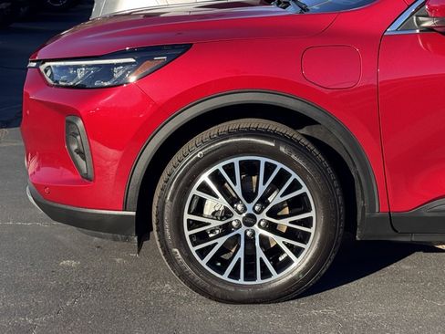 Used 2025 Ford Escape SE w/ PHEV Premium Package image 40