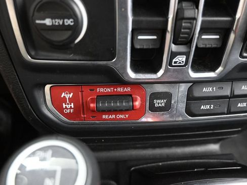 Used 2018 Jeep Wrangler Unlimited Rubicon AWD/4WD image 33