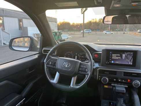 Used 2025 Toyota 4Runner TRD Off-Road image 33