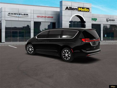 New 2026 Chrysler Pacifica Select image 4