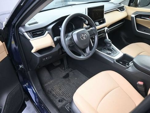Used 2025 Toyota RAV4 XLE AWD/4WD image 21