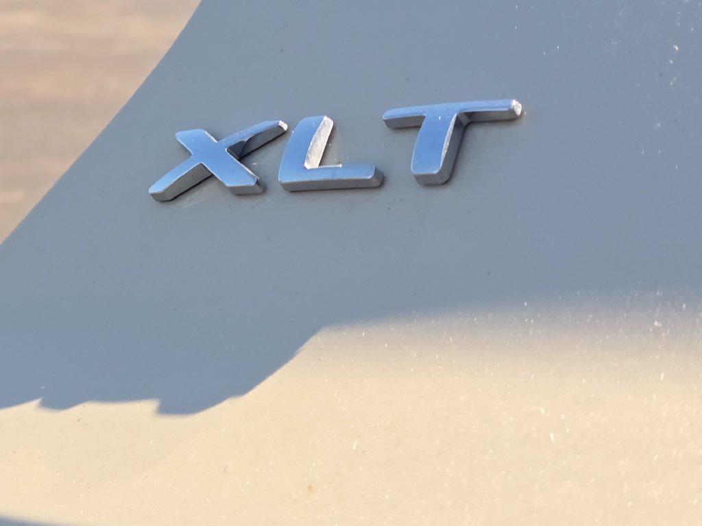 Used 2018 Ford Explorer XLT w/ Equipment Group 202A AWD/4WD image 6