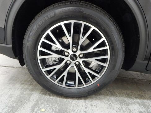 New 2025 Ford Escape SE w/ PHEV Premium Package FWD image 11