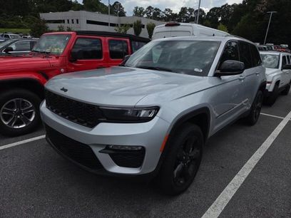 Used 2025 Jeep Grand Cherokee Limited w/ Black Appearance Package