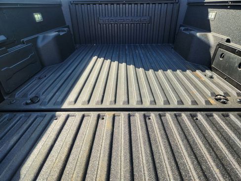 Used 2025 Toyota Tacoma Trailhunter image 35