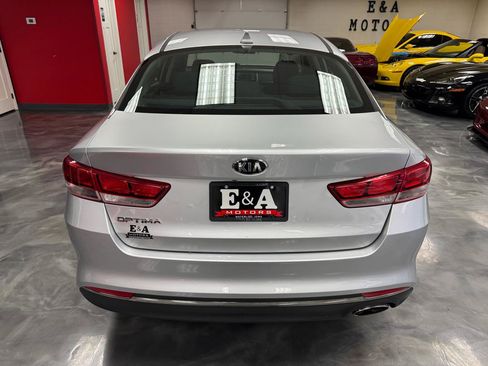 Used 2017 Kia Optima LX FWD image 11