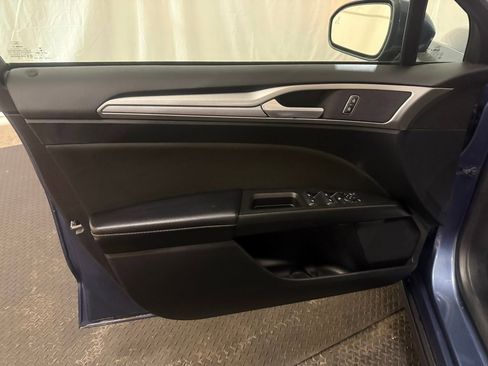 Used 2019 Ford Fusion SE image 22