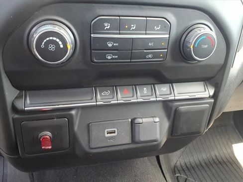 Used 2020 Chevrolet Silverado 1500 Custom w/ Custom Value Package image 14