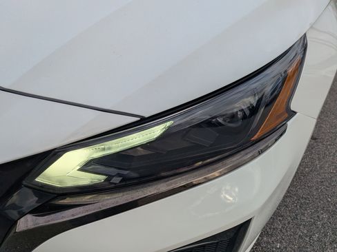 Used 2023 Nissan Altima 2.5 SR image 9