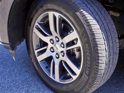 Used 2022 Ford Expedition Max XLT AWD/4WD image 3