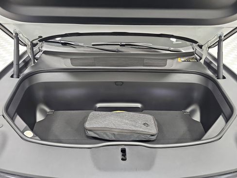 Used 2024 Rivian R1S Adventure image 14