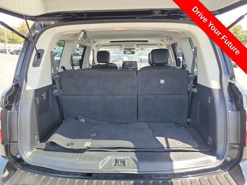 Used 2023 Nissan Armada SL w/ Captain's Chairs Package AWD/4WD image 31