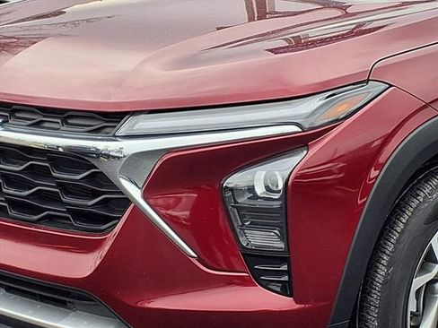 Used 2024 Chevrolet Trax LT w/ LT Convenience Package image 25