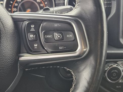 Used 2019 Jeep Wrangler Unlimited Sahara AWD/4WD image 28