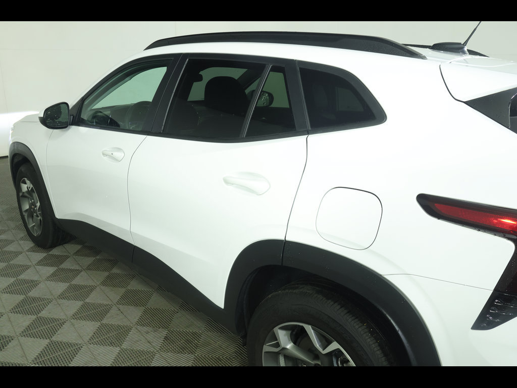 Certified 2025 Chevrolet Trax LT w/ Driver Confidence Package FWD image 16