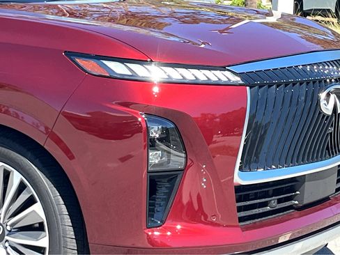 New 2025 INFINITI QX80 Luxe image 30