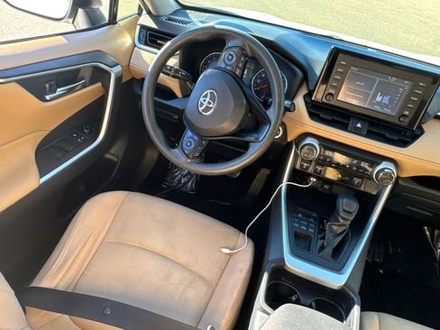 Used 2019 Toyota RAV4 XLE w/ Convenience Package image 23