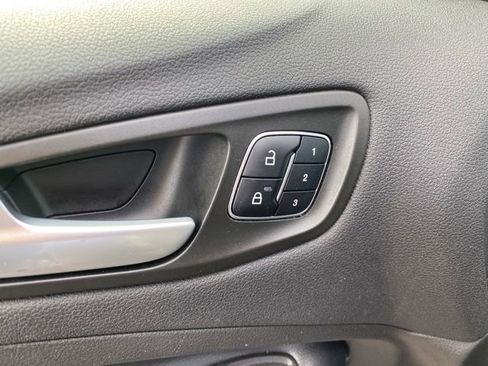 Used 2019 Ford Escape Titanium image 18