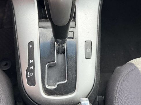 Used 2015 Chevrolet Cruze LS image 18