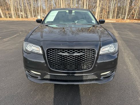 Used 2023 Chrysler 300 Touring L w/ Popular Equipment Group image 2