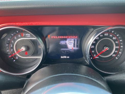 Certified 2022 Jeep Gladiator Rubicon w/ Cold Weather Group image 24