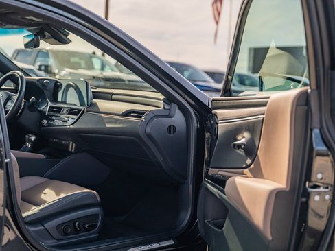 Used 2023 Lexus ES 350 w/ Premium Package image 20