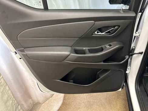 Used 2023 Chevrolet Traverse RS w/ LPO, Floor Liner Package AWD/4WD image 28