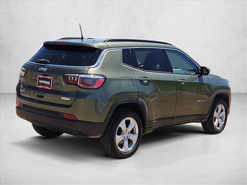 Used 2019 Jeep Compass Latitude w/ Popular Equipment Group AWD/4WD image 5