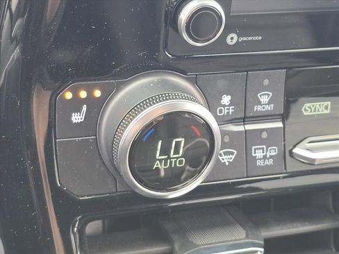 Used 2022 Toyota Highlander XLE image 22