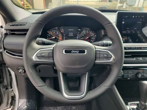 New 2026 Jeep Compass Latitude image 20