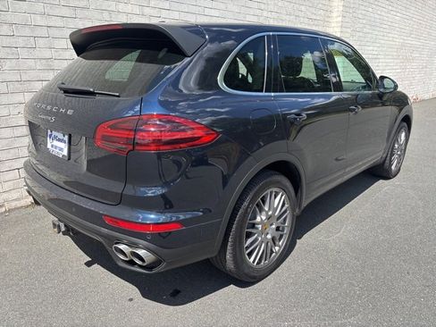 Used 2016 Porsche Cayenne S image 3