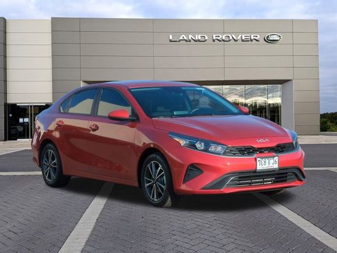 Used 2022 Kia Forte LXS image 3