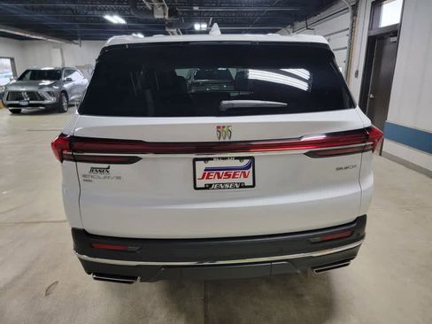 Certified 2025 Buick Enclave Preferred image 5