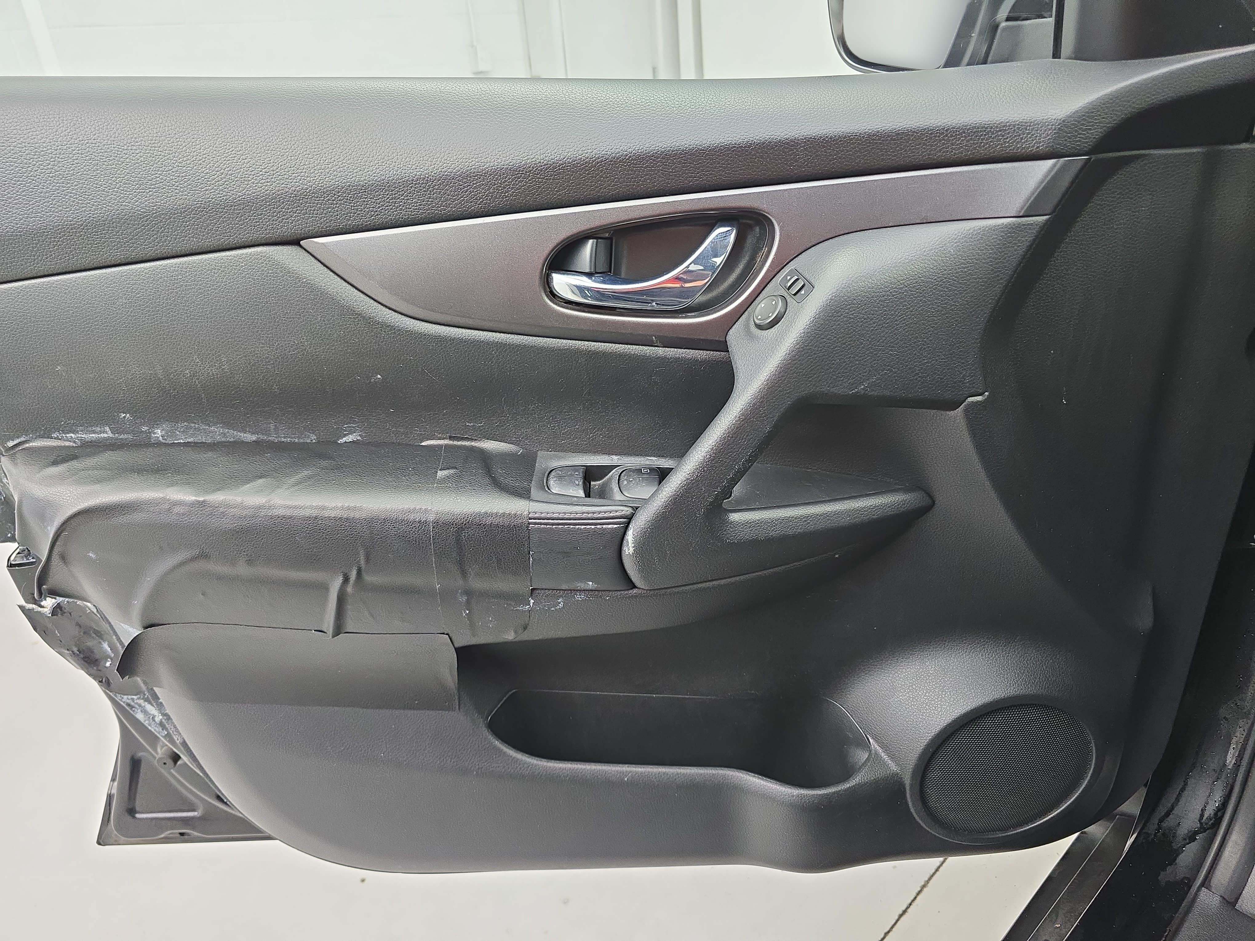 Used 2016 Nissan Rogue SV w/ SV Premium Package AWD/4WD image 27
