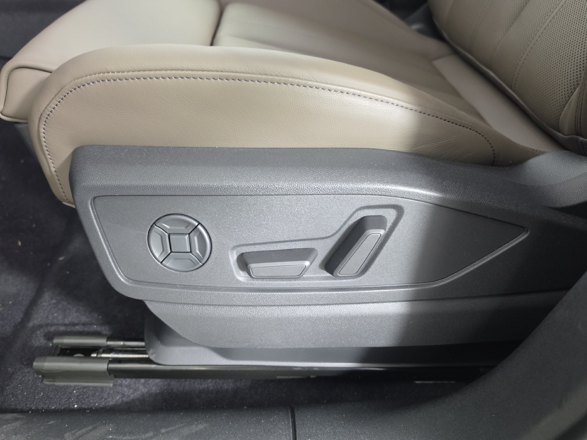 New 2026 Audi Q5 Premium Plus AWD/4WD image 15