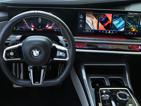Used 2024 BMW 760i xDrive AWD/4WD image 16