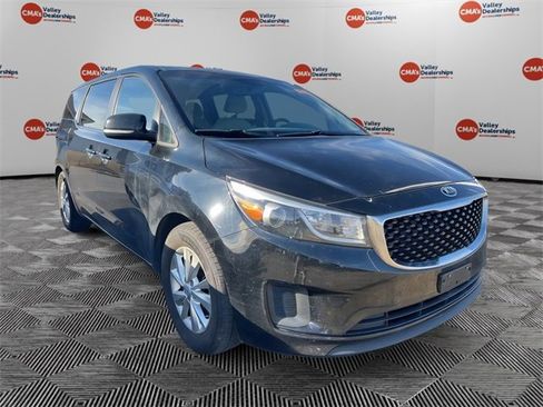 Used 2018 Kia Sedona LX image 5