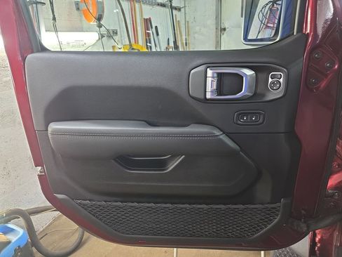 Used 2022 Jeep Wrangler Unlimited Sahara w/ Cold Weather Group image 25