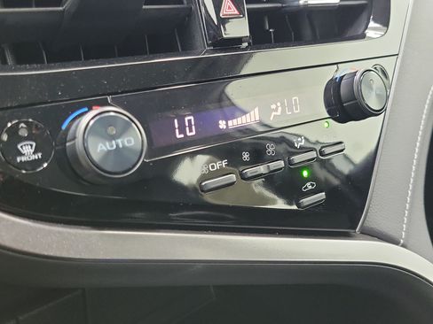 Certified 2024 Toyota Camry SE FWD image 28