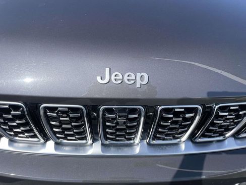 Used 2025 Jeep Grand Cherokee Summit image 23