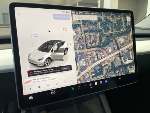 Used 2023 Tesla Model Y Long Range AWD/4WD image 27