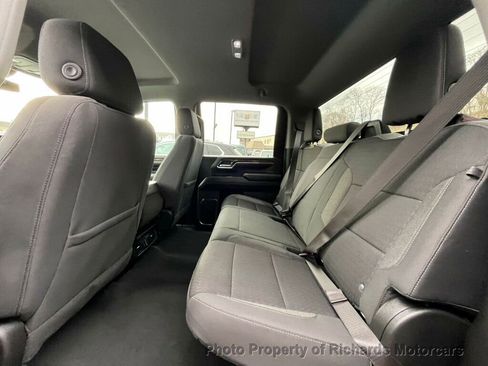 Used 2024 GMC Sierra 2500 SLE w/ SLE Value Package; image 17