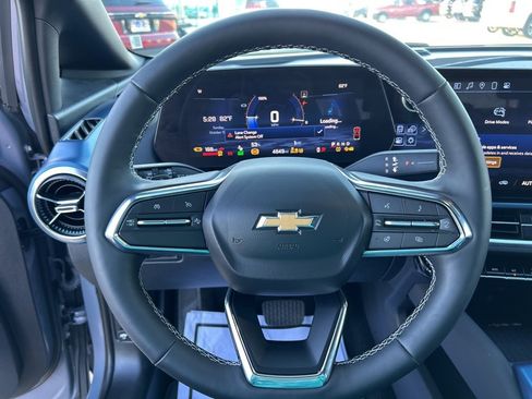 Used 2025 Chevrolet Equinox EV LT w/ Convenience Package image 18