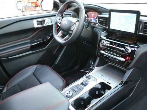 Used 2024 Ford Explorer ST-Line w/ Class IV Trailer Tow Package image 12