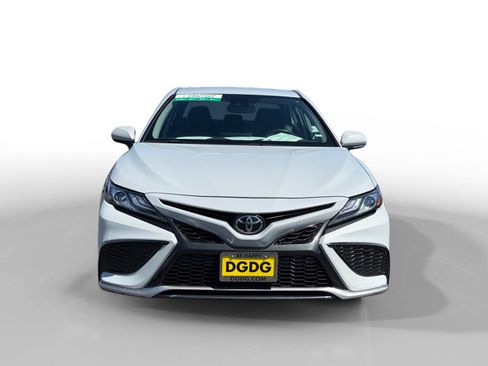 Used 2024 Toyota Camry XSE FWD image 8