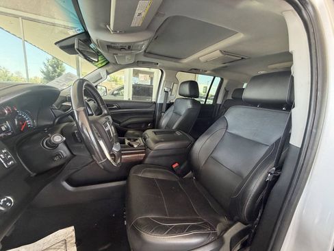Used 2019 GMC Yukon XL SLT w/ Open Road Package AWD/4WD image 13