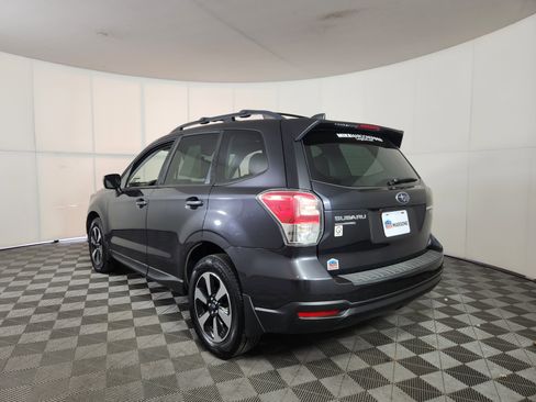 Used 2017 Subaru Forester 2.5i Premium image 5
