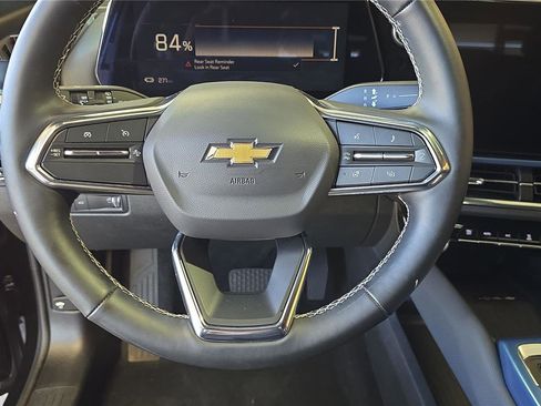 Used 2025 Chevrolet Equinox EV LT w/ Convenience Package image 22