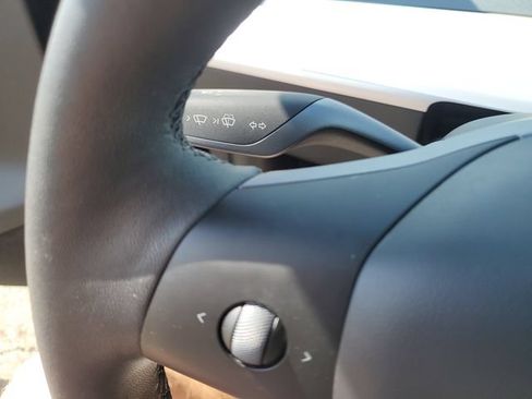 Used 2024 Tesla Model Y Long Range RWD image 8